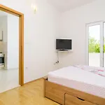 Appartement & Bari I - With Balcony And Garden View Second Floor -apt 13 Mlini