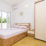 Appartement & Bari I - With Balcony And Garden View Second Floor -apt 13 *