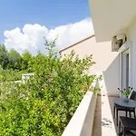 & Bari I - With Balcony And Garden View Second Floor -apt 13 Appartement *