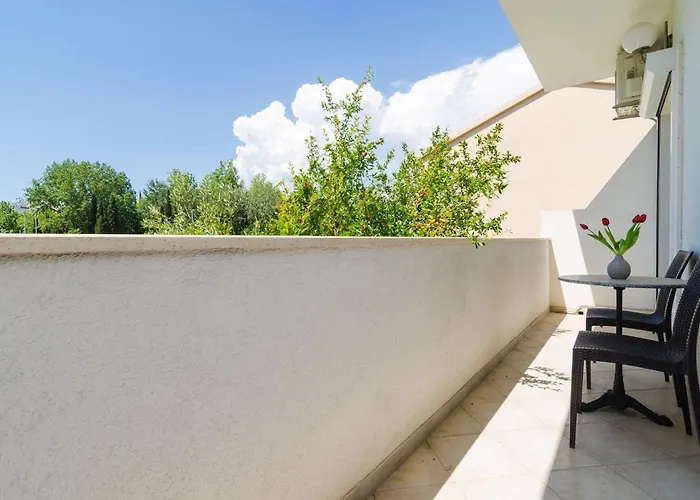 & Bari I - With Balcony And Garden View Second Floor -apt 13 * Mlini