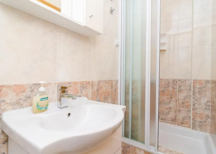 & Bari I - With Balcony And Garden View Second Floor -apt 13 Apartament Mlini