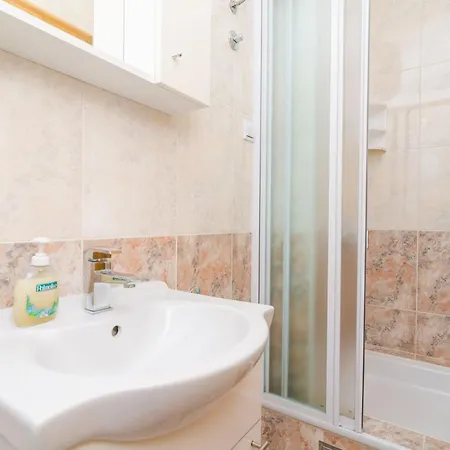 & Bari I - With Balcony And Garden View Second Floor -apt 6 Apartment Mlini