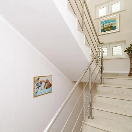 & Bari I - With Balcony And Garden View Second Floor -apt 6 Apartment Mlini