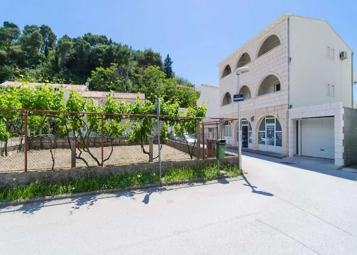 & Bari I - With Balcony And Garden View Second Floor -apt 13 مْليني